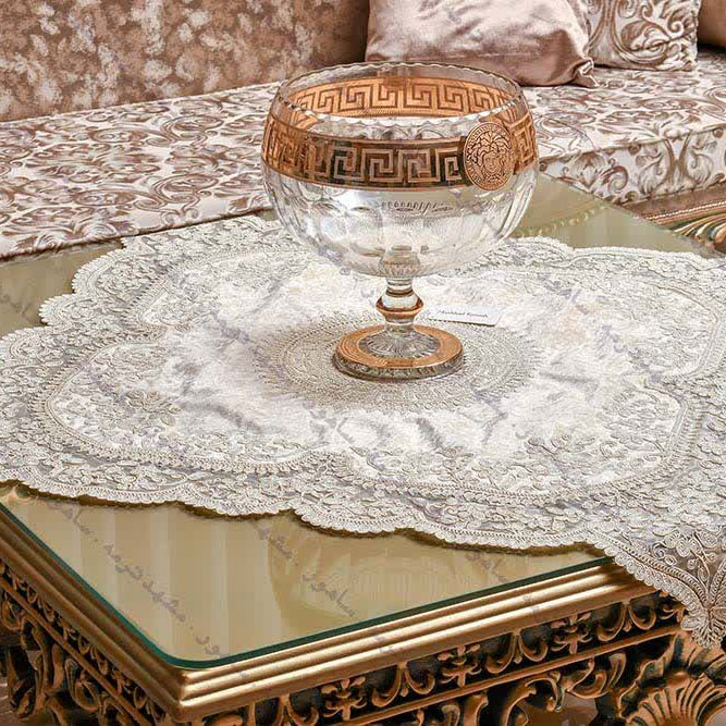 رومیزی ورساچه مربع، تکه دوزی و ابریشم دوزی مخمل ونوس